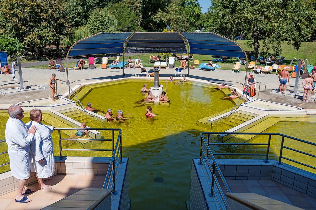 Aquaticum Debrecen Termal & Wellness Hotel Extérieur photo