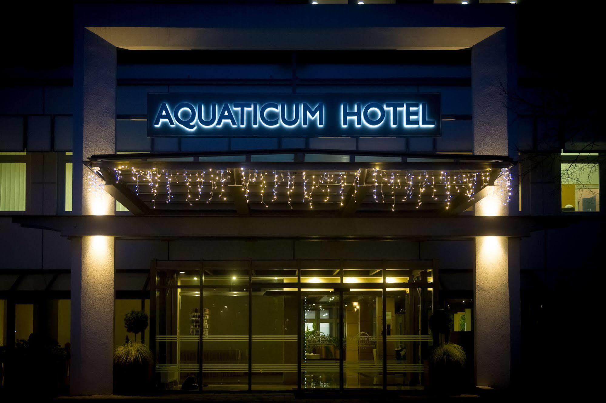 Aquaticum Debrecen Termal & Wellness Hotel Extérieur photo